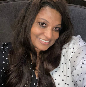 Meet your Posher, Suzanne